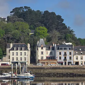 Sur Le Port De Plaisance - Face A La - Audierne
